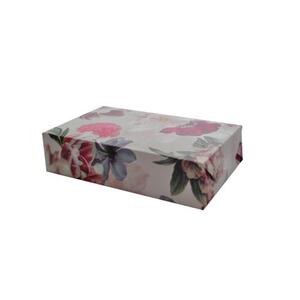 Verpackungsbeispiel vom Geschenkpapier Lenora, pink - 920003;  Stichwörter: Geschenkpapier, Geschenkverpackung, Geschenkpapierrollen, ; 