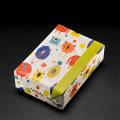Verpackungsbeispiel vom Geschenkpapier Biester, weiß/ kiwi - 60202;  Stichwörter: Geschenkpapier, Geschenkverpackung, Geschenkpapierrollen, Kindermotiv, mittelgroß, zweiseitig; 