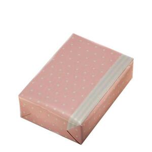 Beispiel eines in dem Geschenkpapier Bebe, rosa/ hellblau - 60333 verpackten Geschenk