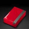 Verpackungsbeispiel vom Geschenkpapier Vollton rot/ grau - 70210;  Stichwörter: Geschenkpapier, Geschenkverpackung, Geschenkpapierrollen, einfarbig, zweiseitig; 