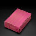 Verpackungsbeispiel vom Geschenkpapier Linea, azalee/ pink - 80144;  Stichwörter: Geschenkpapier, Geschenkverpackung, Geschenkpapierrollen, ; 